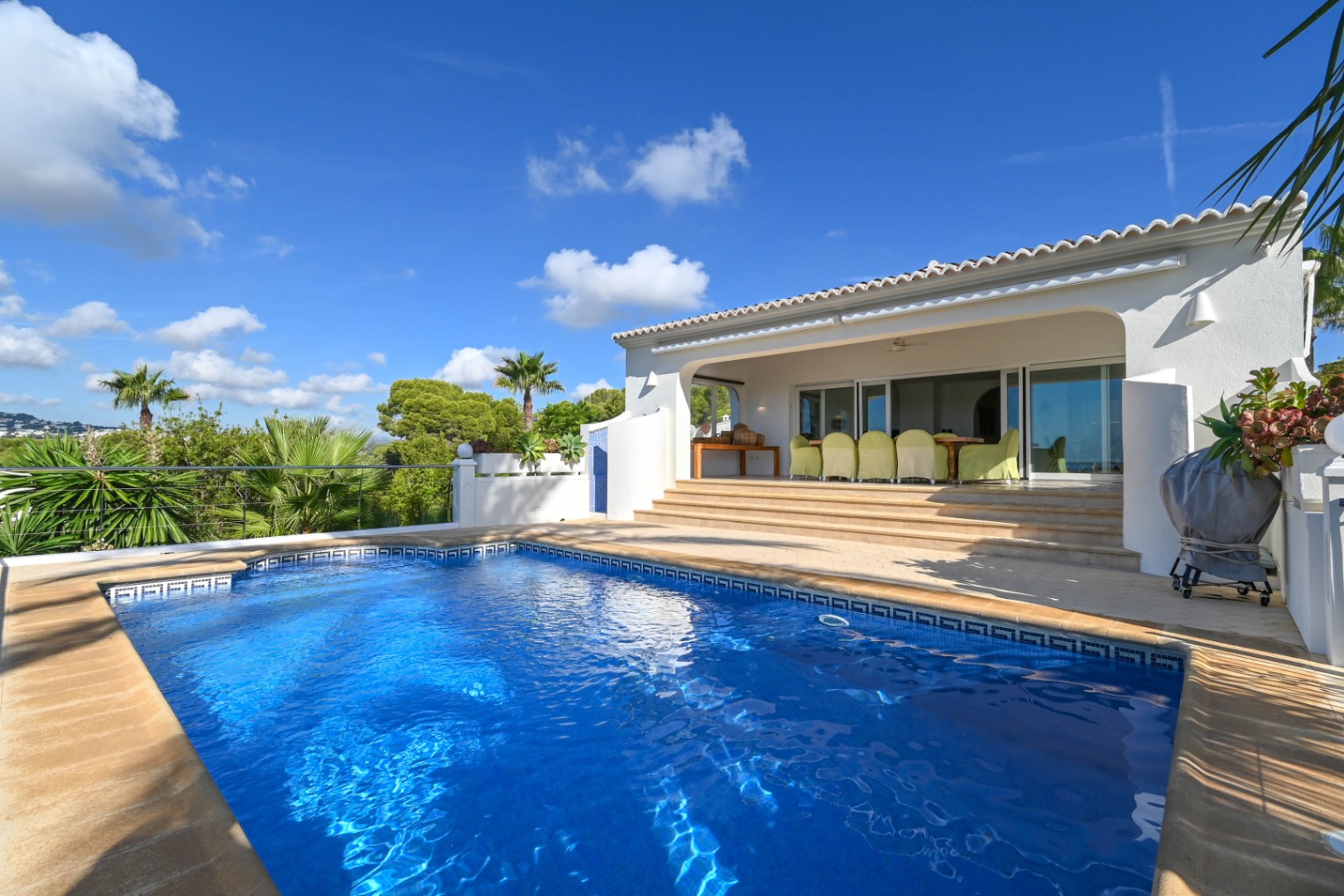 Mediterranean villa with spectacular sea views near El Portet, Moraira