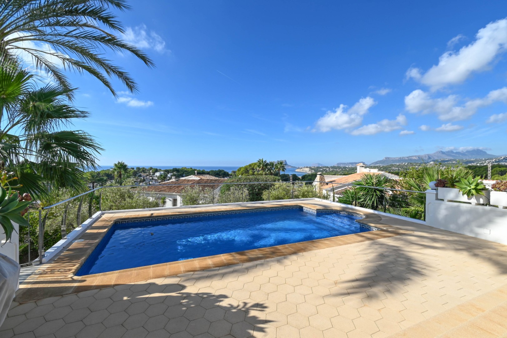 Mediterranean villa with spectacular sea views near El Portet, Moraira