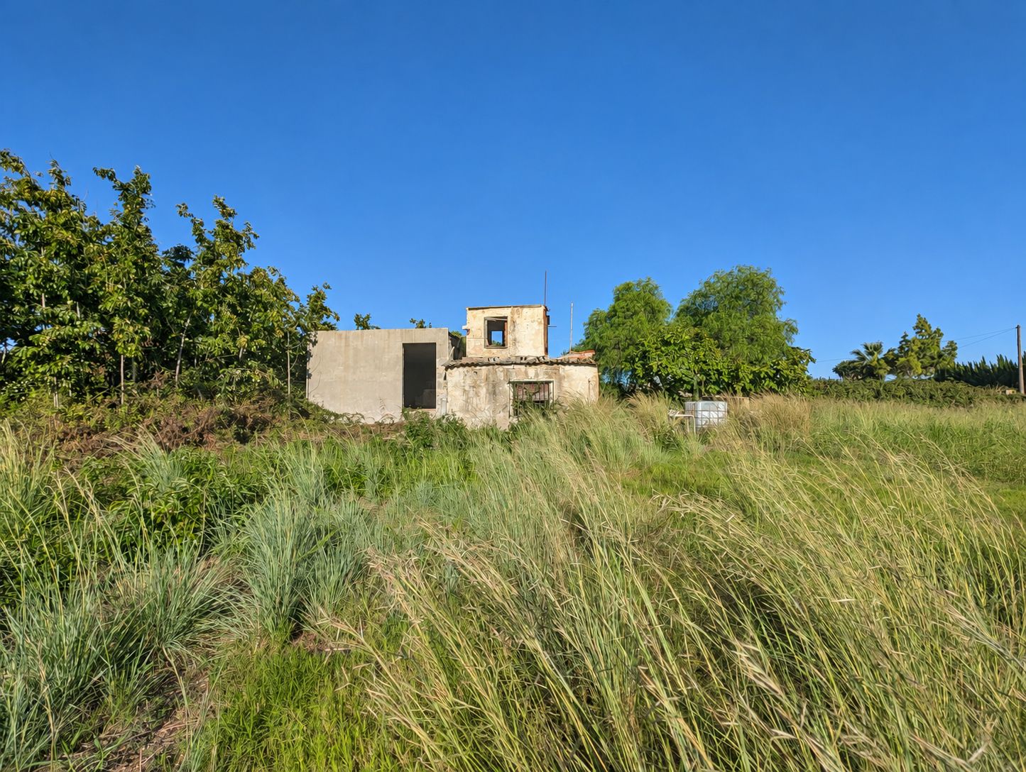 House to renovate in El Verger, 900 metres from the beach