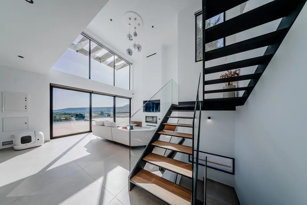 Luxury villa in Benitachell: space and privacy near Moraira