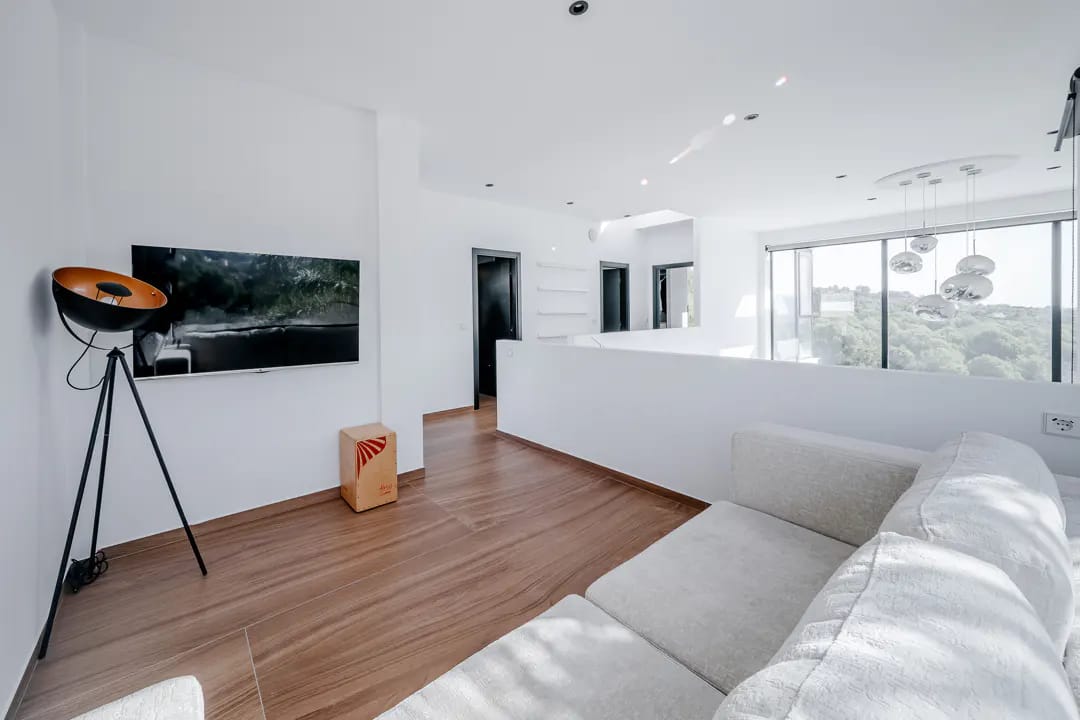 Luxury villa in Benitachell: space and privacy near Moraira