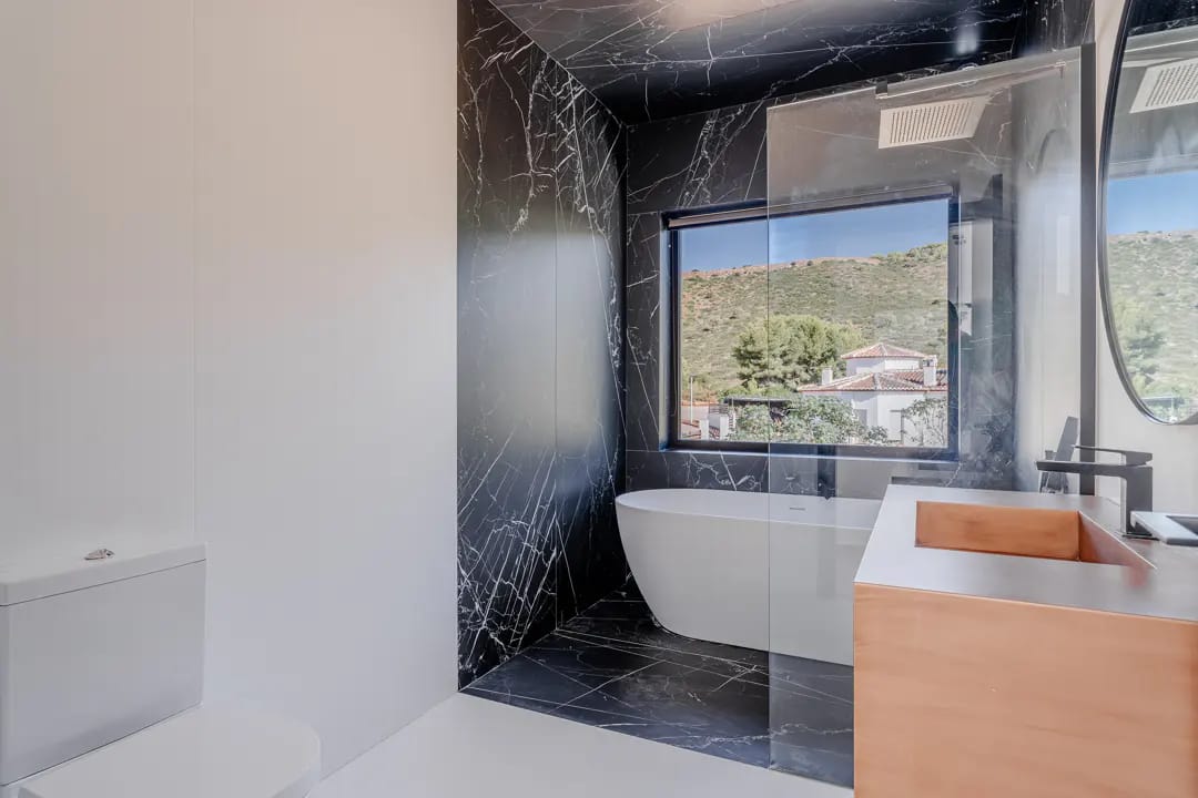 Luxury villa in Benitachell: space and privacy near Moraira
