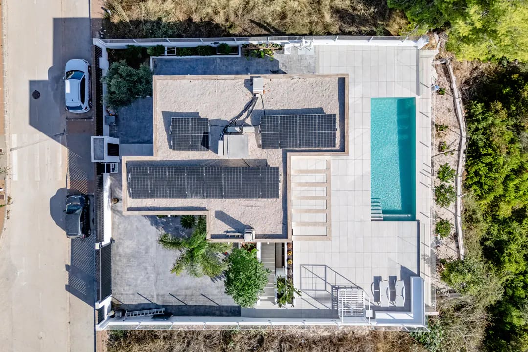 Luxury villa in Benitachell: space and privacy near Moraira