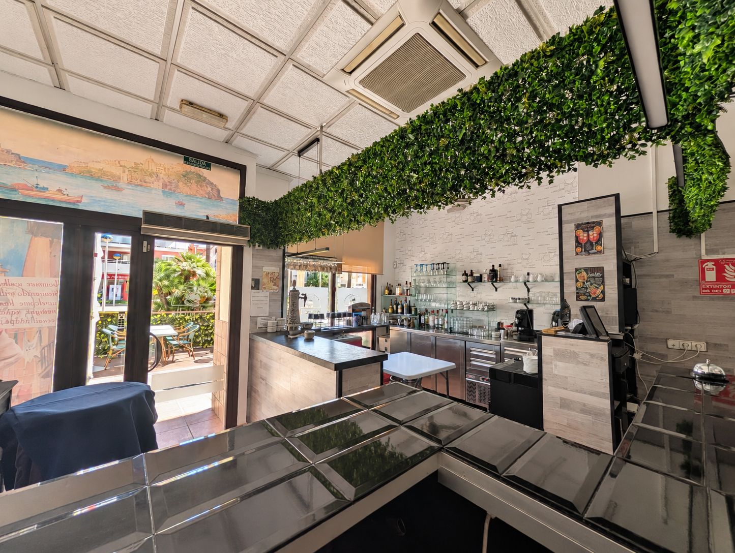 Restaurant business for sale in Moraira: equipped Italian pizzeria