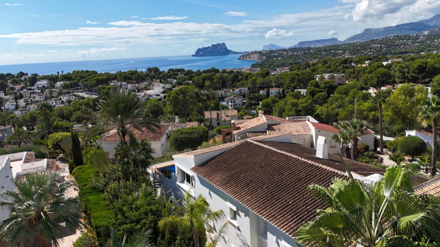 Mediterranean villa with spectacular sea views near El Portet, Moraira