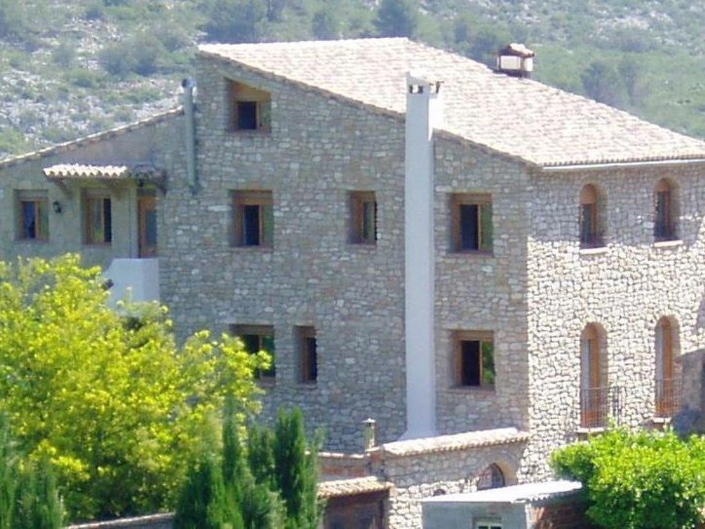 Country House / B&B for Sale in Vall de la Gallinera