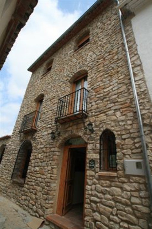 Country House / B&B for Sale in Vall de la Gallinera